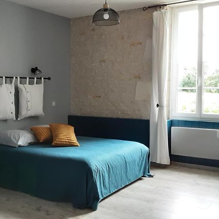 Apartmán La Tourterelle Thaims Exteriér fotografie